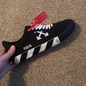 Off white vulc low